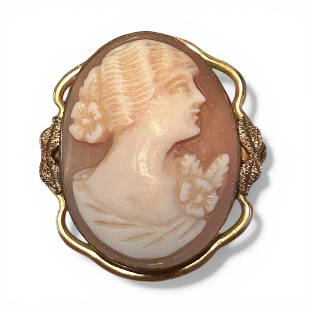 Vintage Shell Cameo Brooch Gold Tone Setting